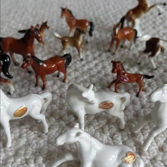 Miniature Porcelain Horses 17 - Picture 4 of 6